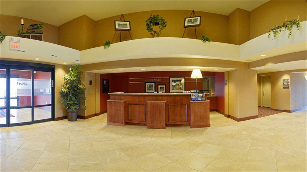 Hampton Inn Dubuque Exteriör bild