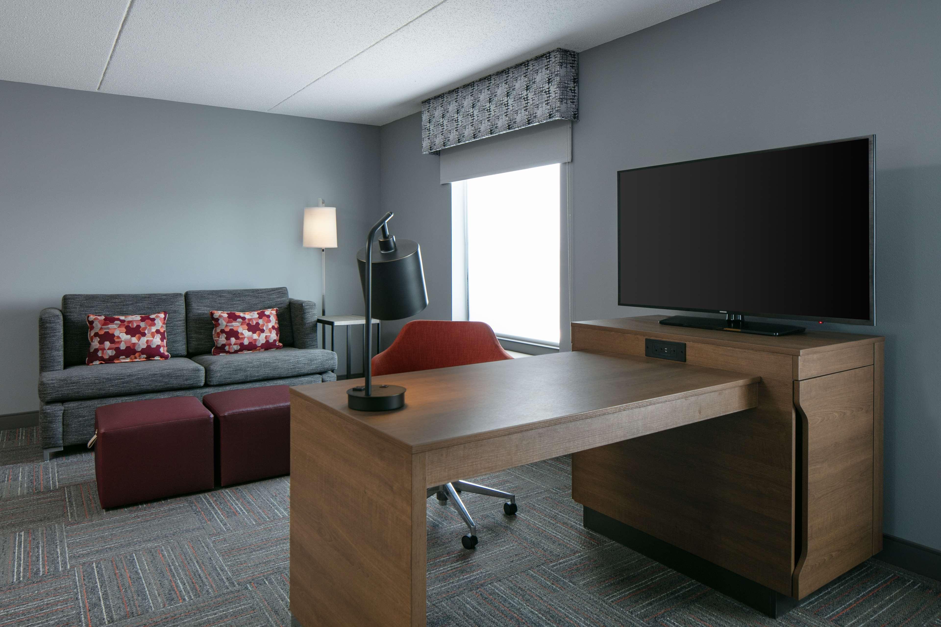 Hampton Inn Dubuque Exteriör bild