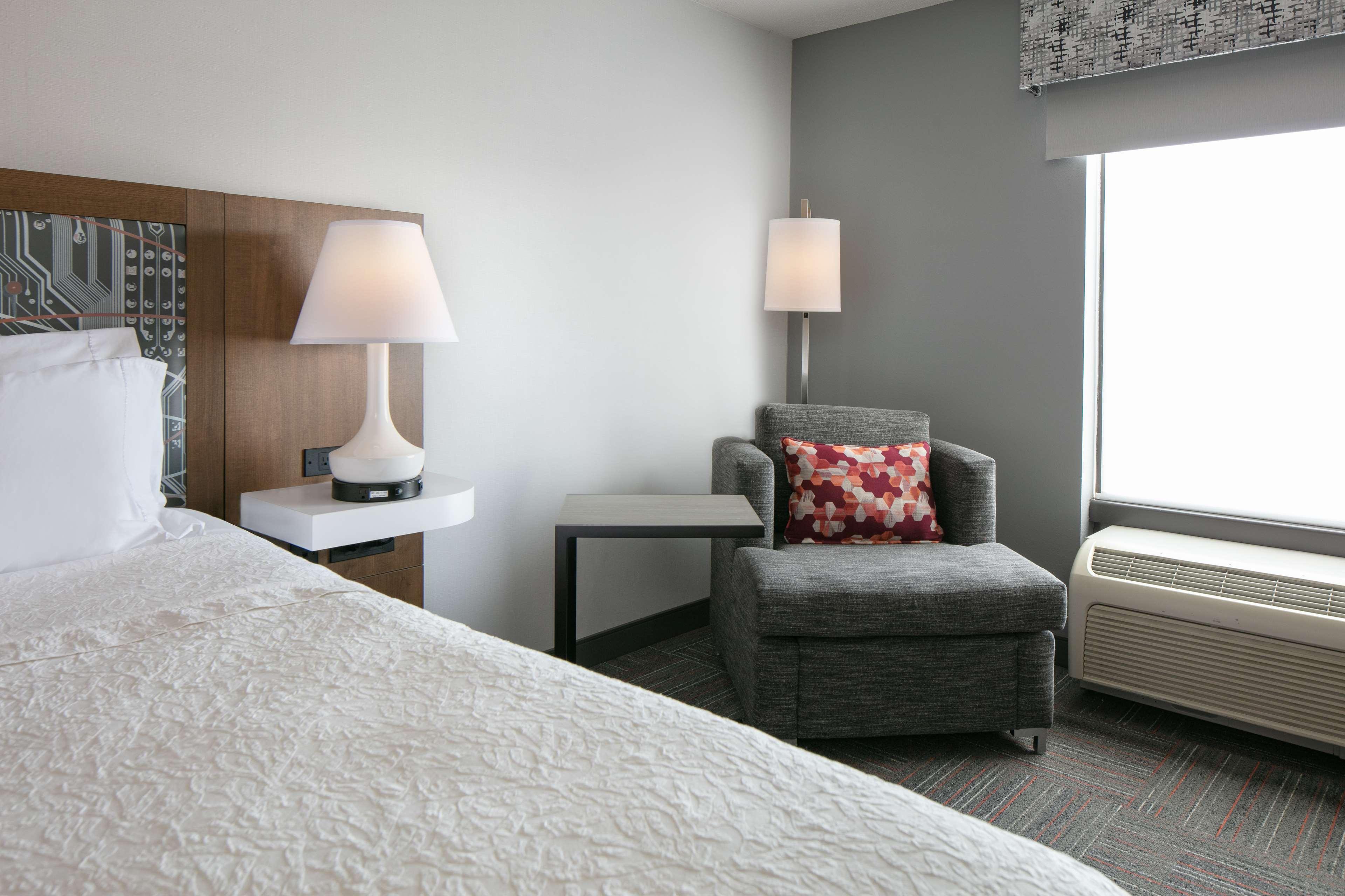 Hampton Inn Dubuque Exteriör bild