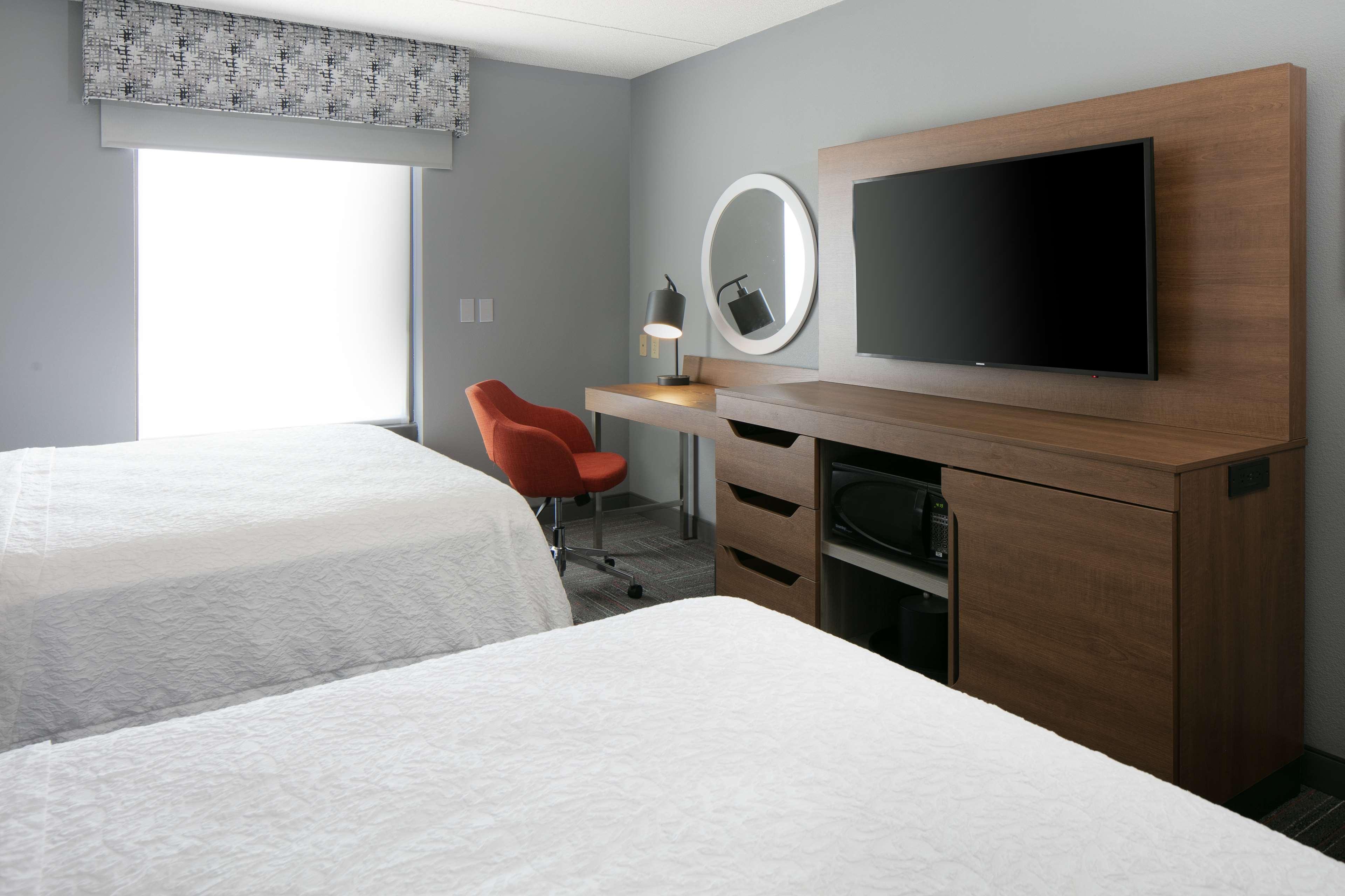 Hampton Inn Dubuque Exteriör bild