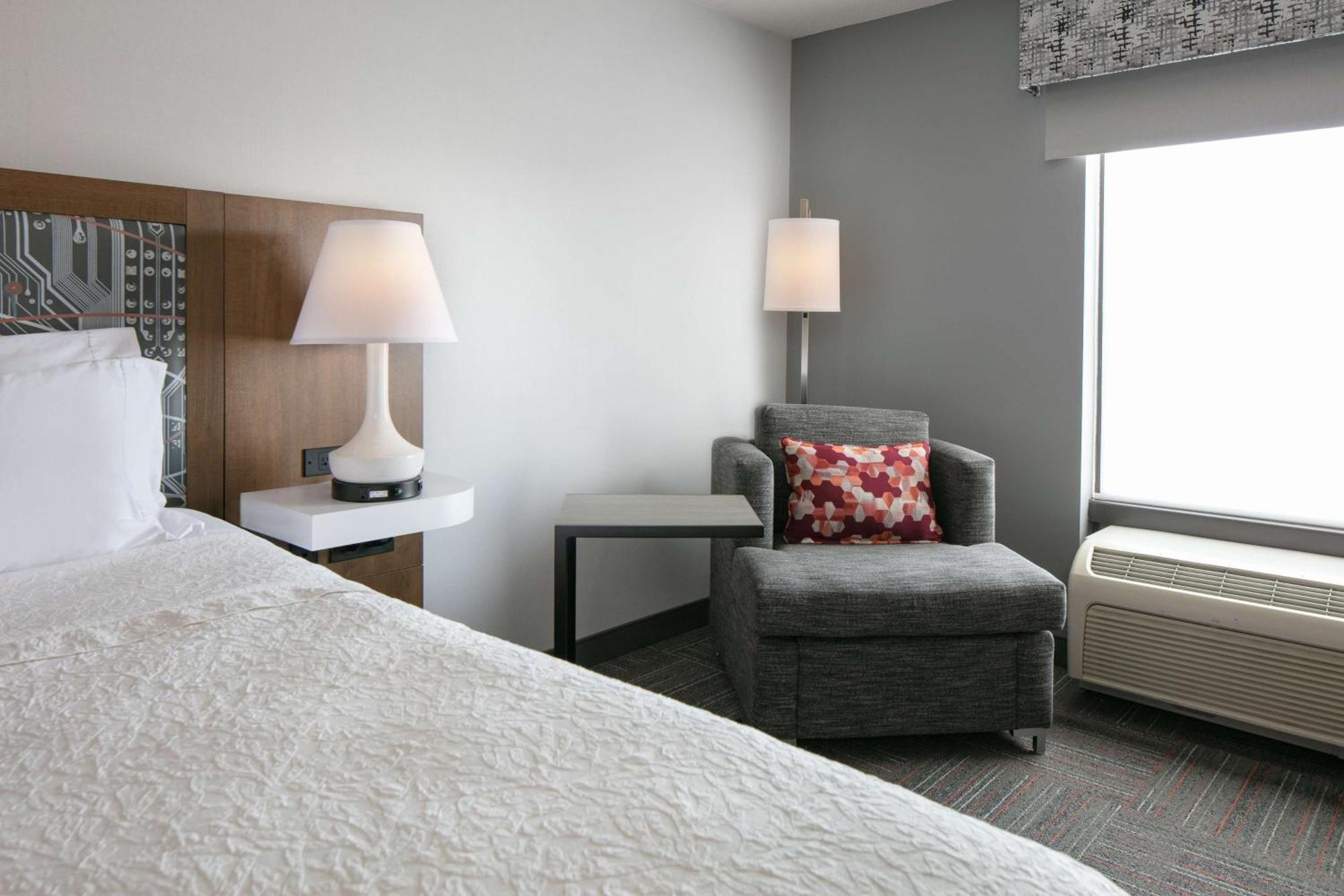 Hampton Inn Dubuque Exteriör bild