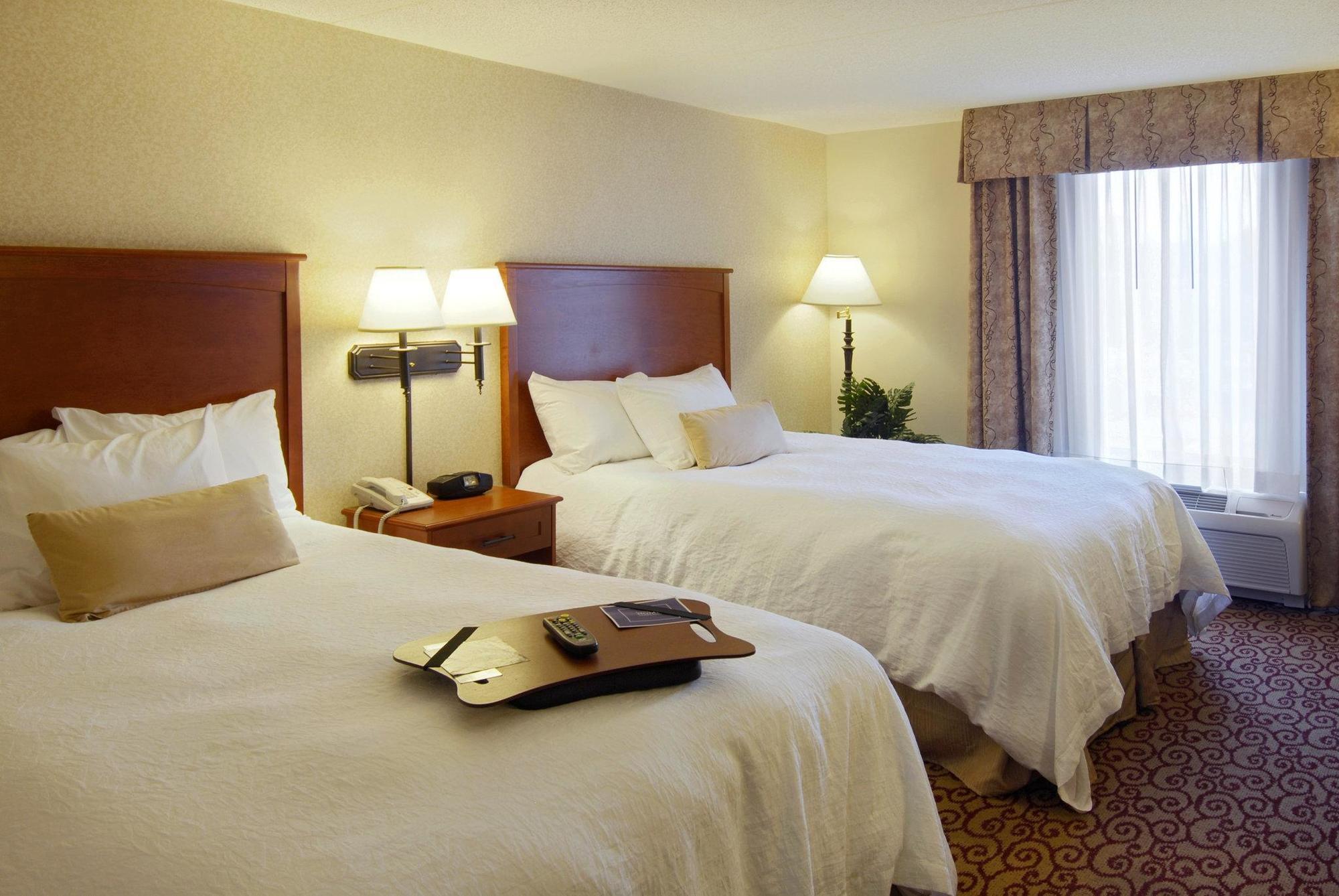 Hampton Inn Dubuque Exteriör bild